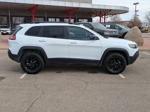 2022 Jeep Cherokee Trailhawk