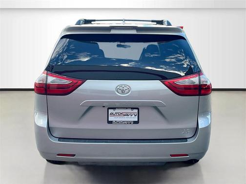 2019 Toyota Sienna LE