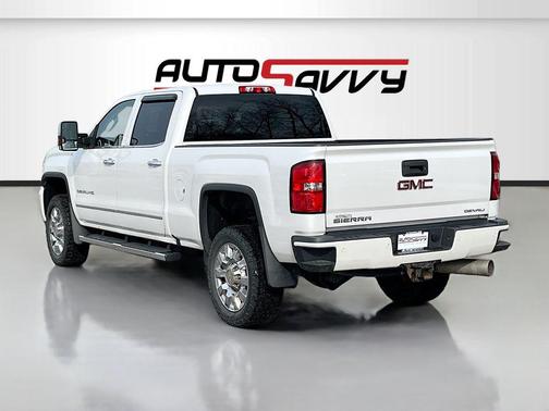 White Frost Tricoat 2018 GMC Sierra 2500 Denali