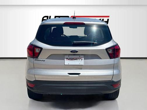 INGOT SILVER METALLIC 2019 Ford Escape S