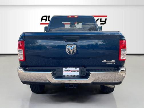 Patriot Blue Pearlcoat 2024 RAM 2500 Tradesman Crew Cab 4x4 8' Box