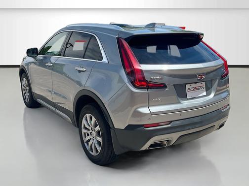 Argent Silver Metallic 2023 Cadillac XT4 Premium Luxury