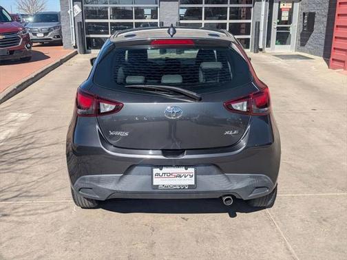 2020 Toyota Yaris Sedan XLE