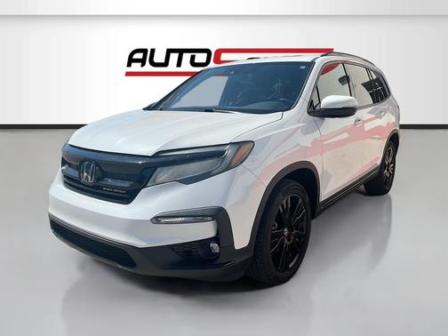 White 2022 Honda Pilot Black Edition