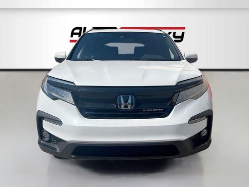 White 2022 Honda Pilot Black Edition