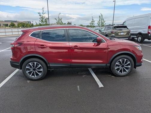 2022 Nissan Rogue Sport SV