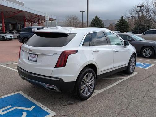 2022 Cadillac XT5 Premium Luxury