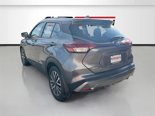 2022 Nissan Kicks SV