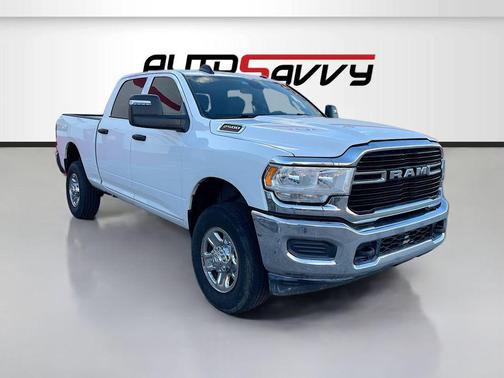2024 RAM 2500 Tradesman Crew Cab 4x4 6'4' Box
