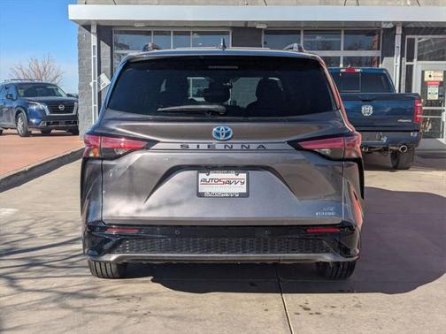 2021 Toyota Sienna XSE 7 Passenger