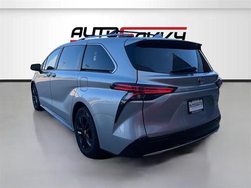 2023 Toyota Sienna Limited 7-Passenger