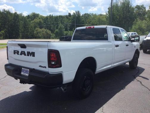 2025 RAM 2500 Tradesman Crew Cab 4x4 8' Box