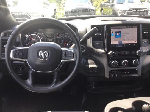 2025 RAM 2500 Tradesman Crew Cab 4x4 8' Box