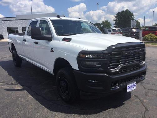 2025 RAM 2500 Tradesman Crew Cab 4x4 8' Box