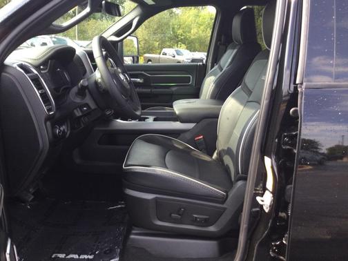 2025 RAM 2500 Laramie Crew Cab 4x4 6'4' Box