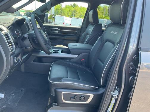 Granite Crystal Metallic Clearcoat 2026 RAM 1500 Laramie