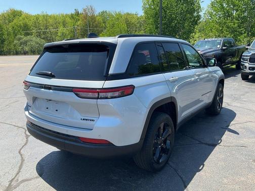 Silver Zynith 2025 Jeep Grand Cherokee Limited
