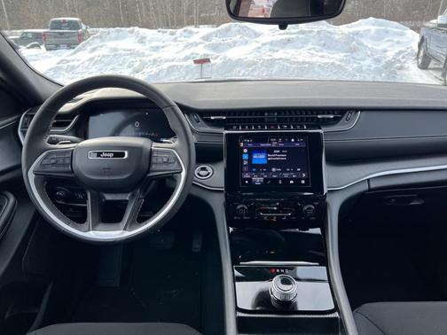 2024 Jeep Grand Cherokee L Laredo