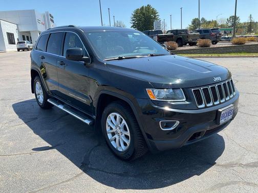 Black Forest Green Pearlcoat 2015 Jeep Grand Cherokee Laredo