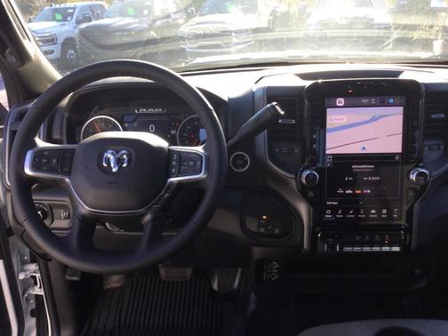 2025 RAM 2500 Tradesman Crew Cab 4x4 6'4' Box