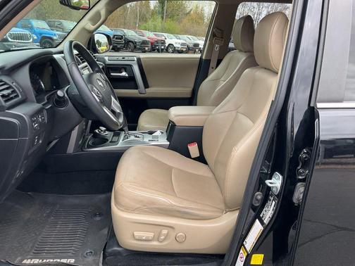 Midnight Black Metallic 2018 Toyota 4Runner Limited
