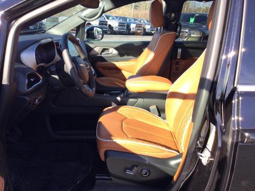 2025 Chrysler Pacifica L