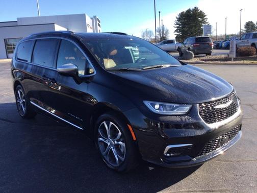 2025 Chrysler Pacifica L