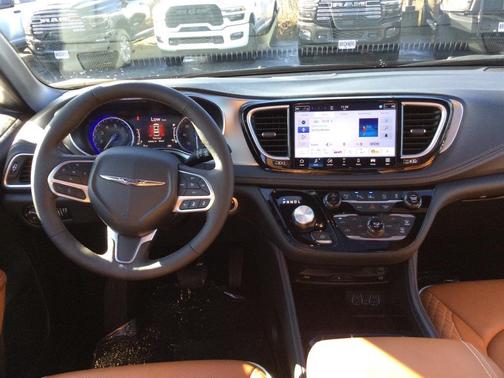 2025 Chrysler Pacifica L