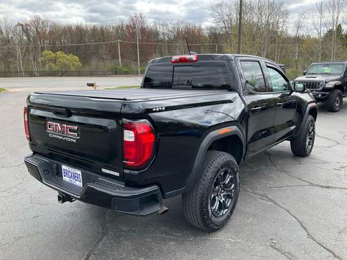 Onyx Black 2024 GMC Canyon Elevation