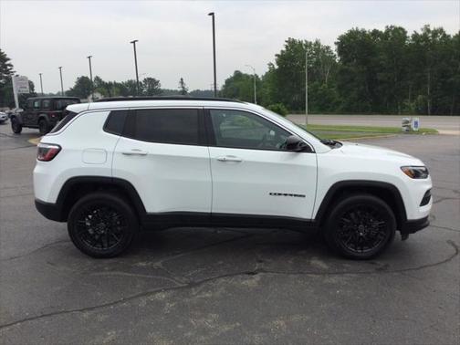 2024 Jeep Compass Latitude Lux