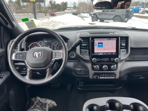 2026 RAM 2500 Tradesman Crew Cab 4x4 6'4' Box