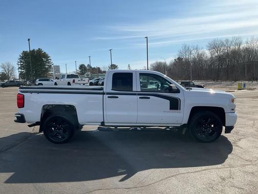 2017 Chevrolet Silverado 1500 Custom