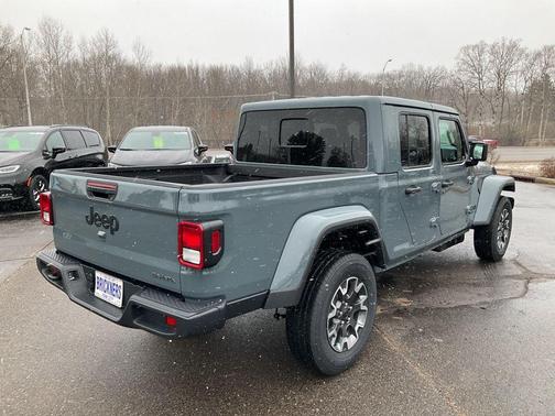 2026 Jeep Gladiator Sahara 4x4