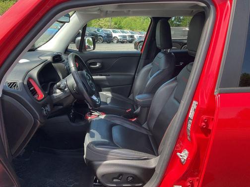 Colorado Red 2017 Jeep Renegade Trailhawk