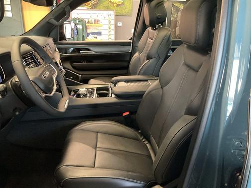 2026 Jeep Grand Wagoneer Upland 4x4