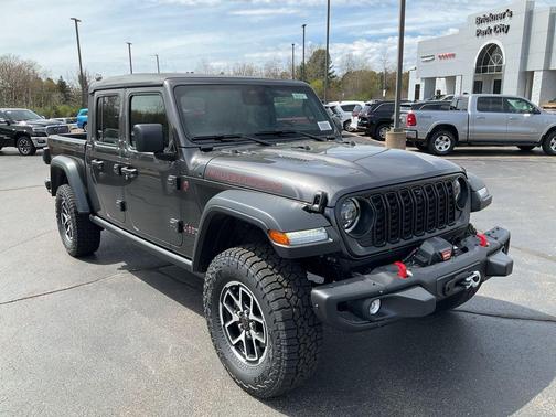 Granite Crystal Metallic Clearcoat 2026 Jeep Gladiator Shadow Ops