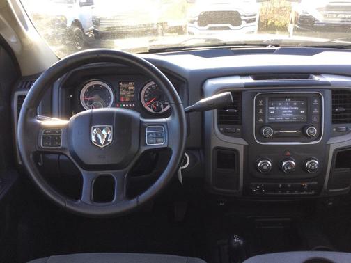 2018 RAM 2500 Tradesman Crew Cab 4x4 8' Box