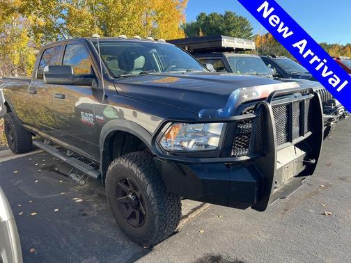 2018 RAM 2500 Tradesman Crew Cab 4x4 8' Box