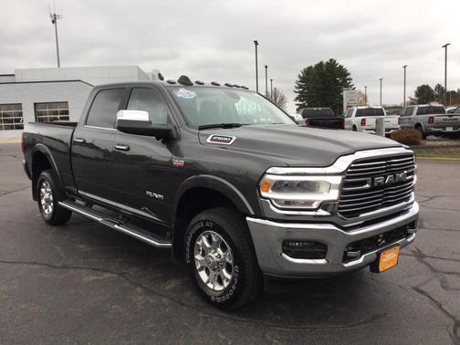 2020 RAM 2500 Laramie Crew Cab 4X4 6'4' Box
