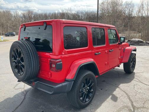 2025 Jeep Wrangler 4xe Sahara