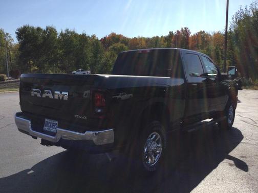 2025 RAM 2500 Tradesman Crew Cab 4x4 6'4' Box