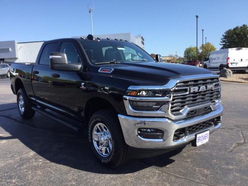 2025 RAM 2500 Tradesman Crew Cab 4x4 6'4' Box