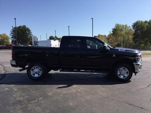 2025 RAM 2500 Tradesman Crew Cab 4x4 6'4' Box
