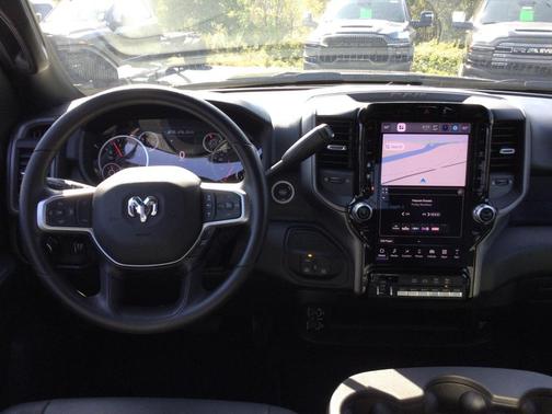 2025 RAM 2500 Tradesman Crew Cab 4x4 6'4' Box