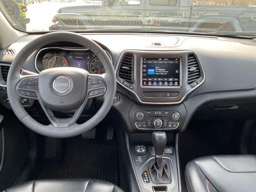Bright White Clearcoat 2022 Jeep Cherokee Trailhawk