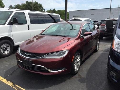 Photo 1 of 2 of 2016 Chrysler 200 Limited