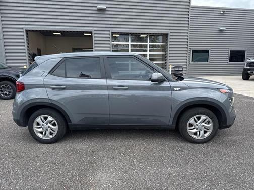 2023 Hyundai VENUE SE