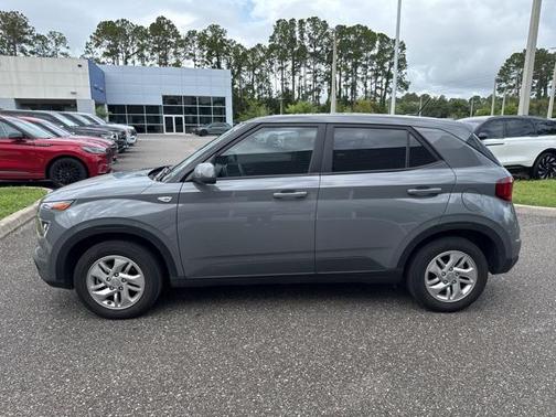 2023 Hyundai VENUE SE