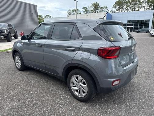 2023 Hyundai VENUE SE