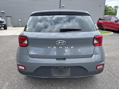 2023 Hyundai VENUE SE